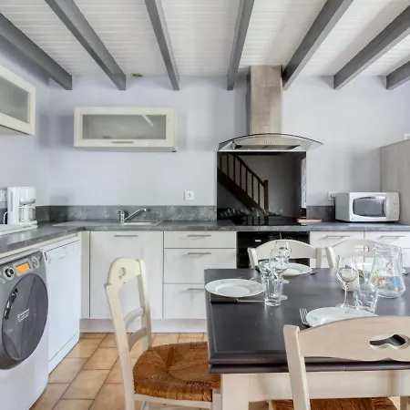 Holiday home Chalet Mitoyen A Cauterets, 3 Chambres, Terrasse, Proche Ski Et Centre, Parking Inclus - Fr-1-401-133 *